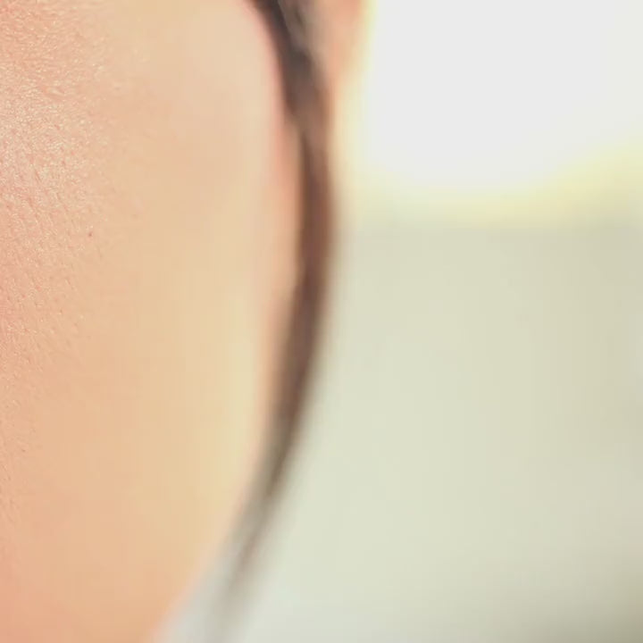 Vooqo powder foundation application video